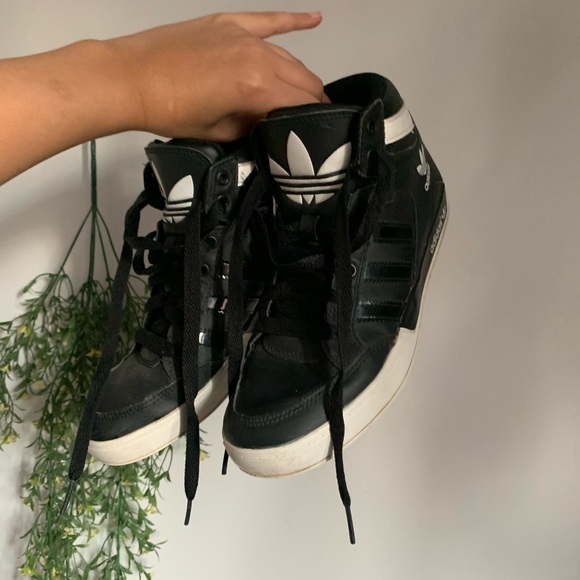adidas black and white High Tops in a size 5 1/5US - Picture 4 of 6